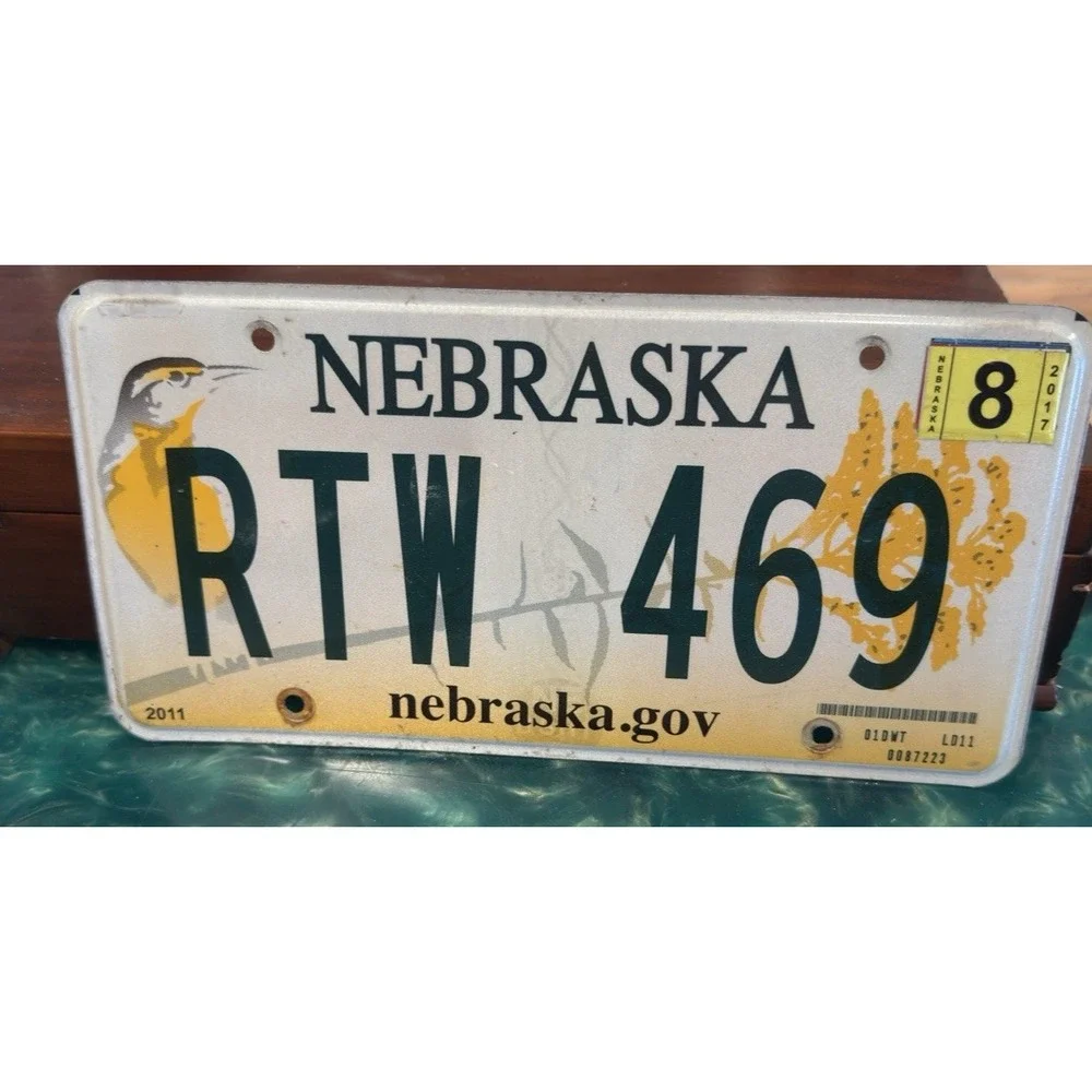 Nebraska License Plate RTW 469 2011 Bird Flower Graphic Decorative Collectible